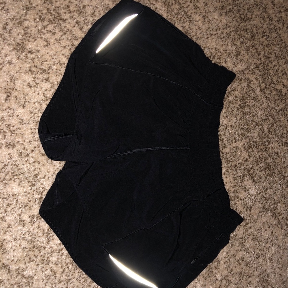 Lululemon Hotty Hot Shorts ll 4”
